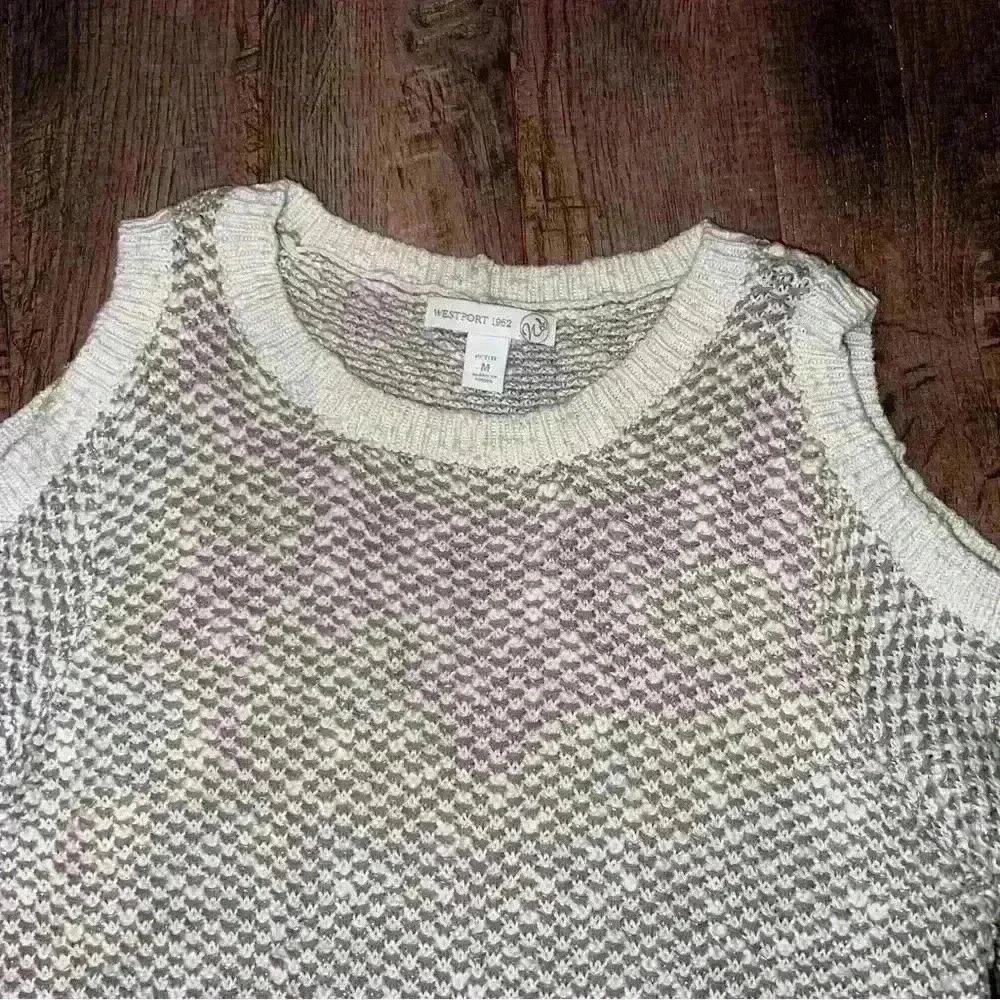 Westport 1962 Women’s Cold Shoulder sweater size petite medium